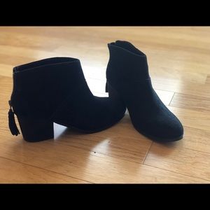 *NEW* TOMS black booties NWOT